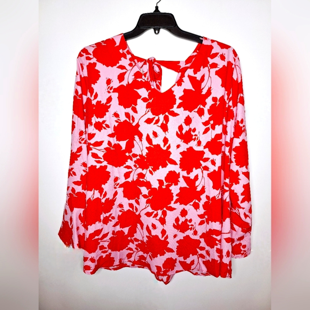 Ellos Brand "Pretty In Pastels" Plus-size floral print  tunic peasent blouse.